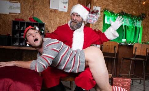 Santas Raunchy Workshop - Daddy Cakes and Benjamin Blue Capa